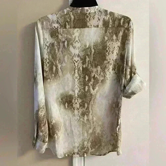 Calvin Klein button up blouse reptile print roll sleeve tab Medium. NWOT - Picture 3 of 6